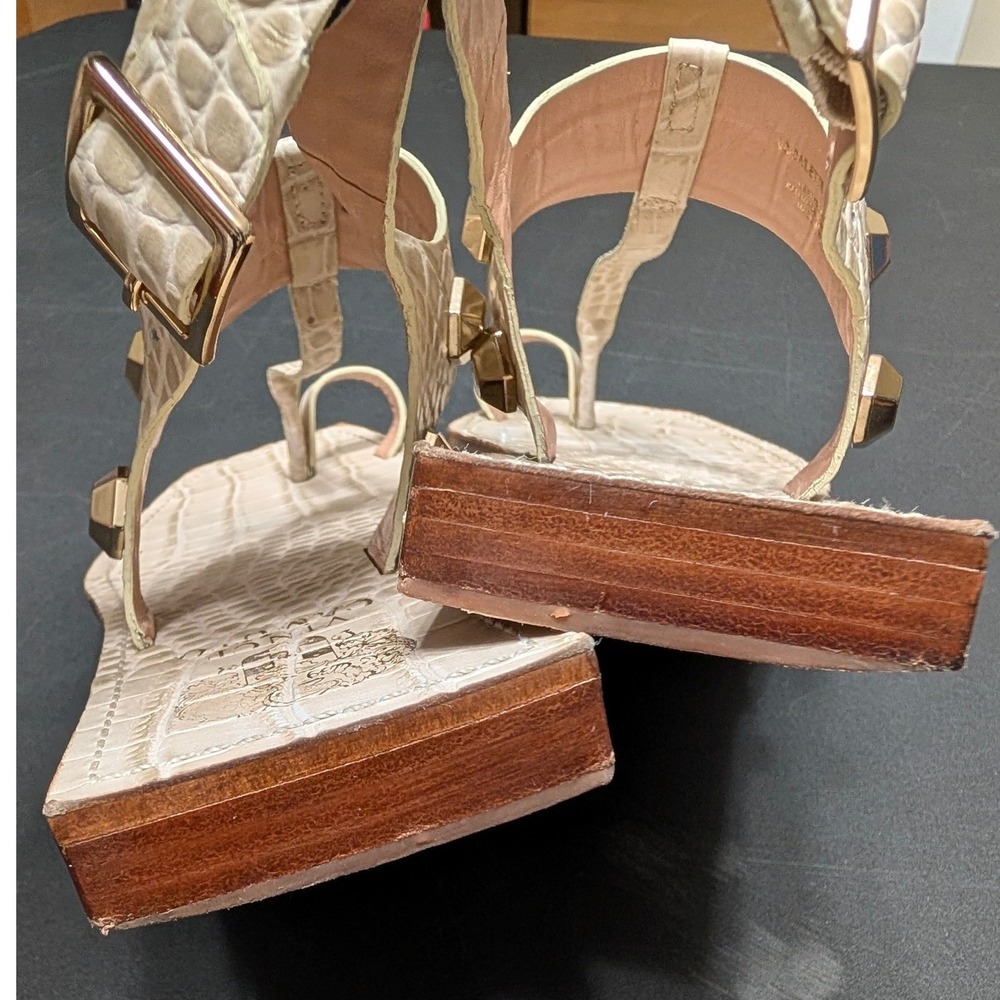 Vince Camuto Dailette Leather Cream Croc Embossed Studded Square Toe Sandals 8M - Picture 4 of 7